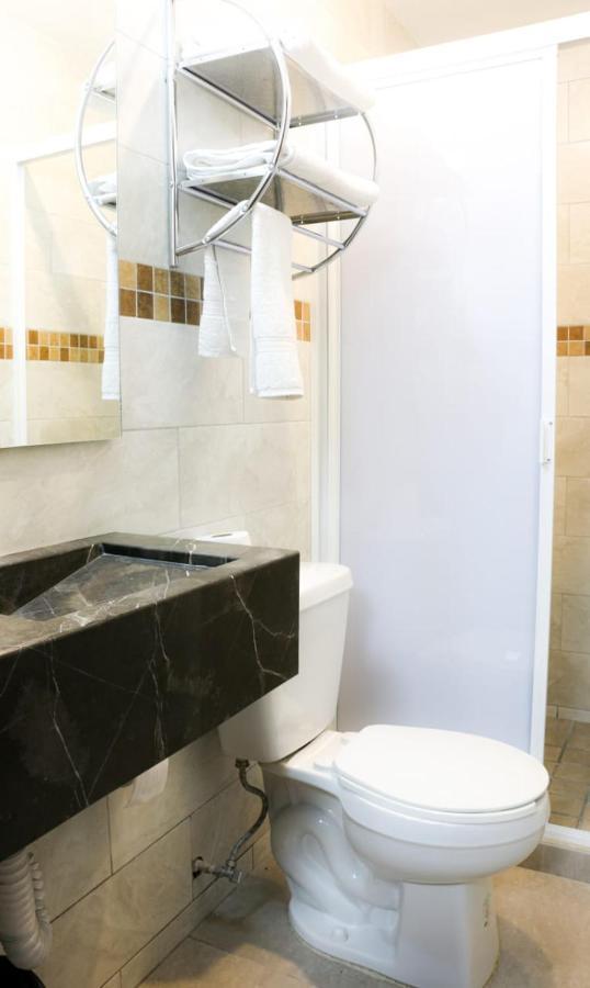 Suites Bajio León Eksteriør billede